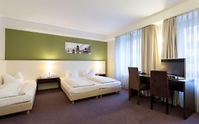 Hotel Dolomit Munchen